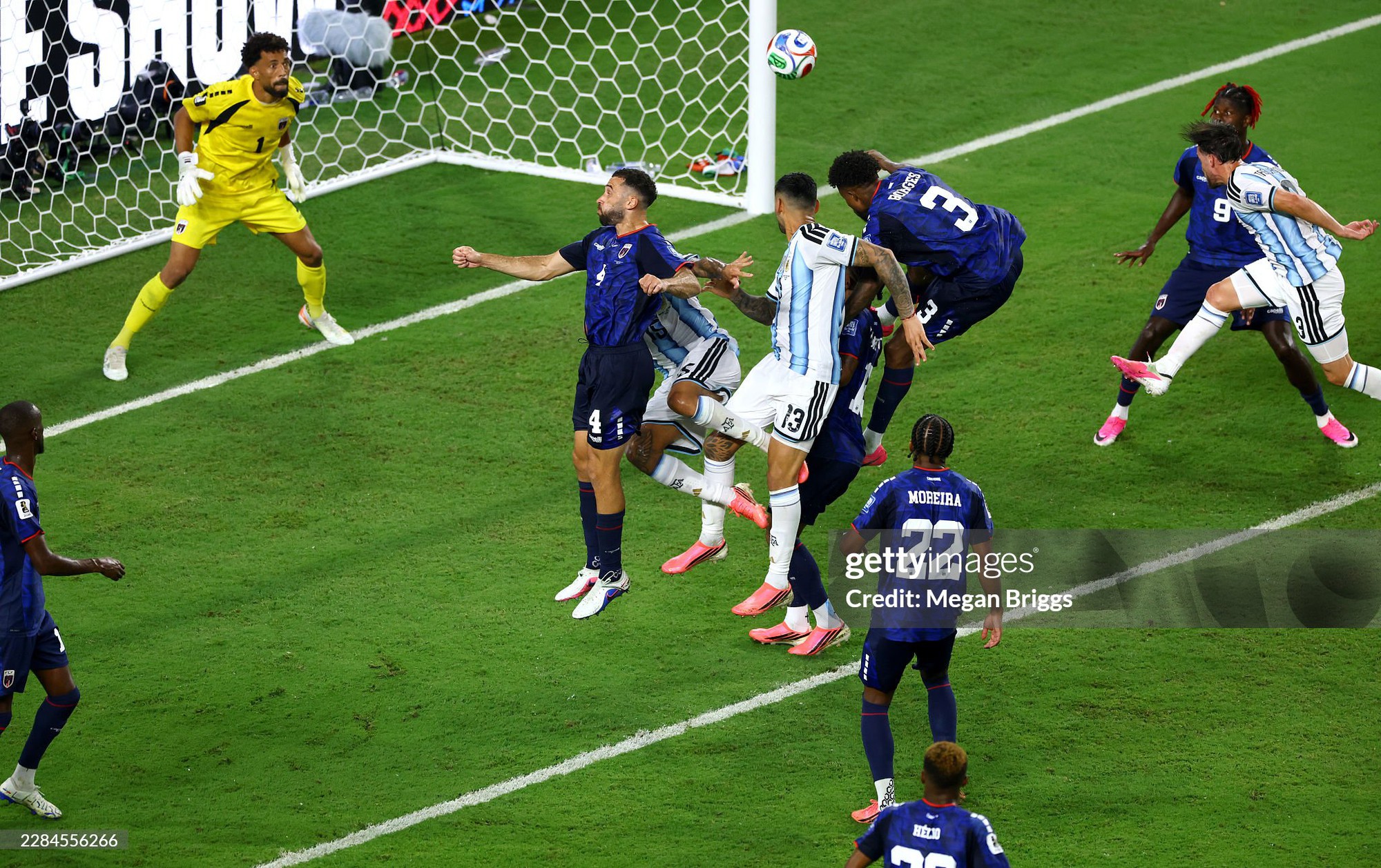 FIFA quyết định phũ phàng, Messi bị tước mất kỷ lục - Ảnh 1. FIFA quyết định phũ phàng, Messi bị tước mất kỷ lục - Ảnh 1.
