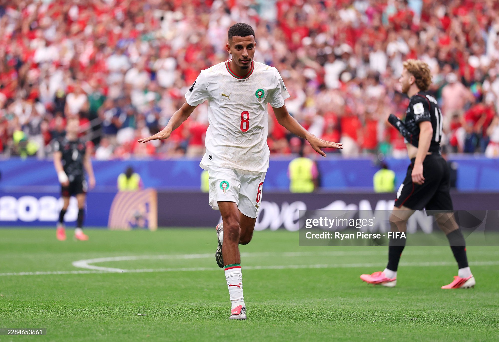 "Đệ tứ anh hào" thể hiện bản lĩnh thép, giành tấm vé tứ kết đầu tiên tại World Cup 2026 - Ảnh 2. "Đệ tứ anh hào" thể hiện bản lĩnh thép, giành tấm vé tứ kết đầu tiên tại World Cup 2026 - Ảnh 2.