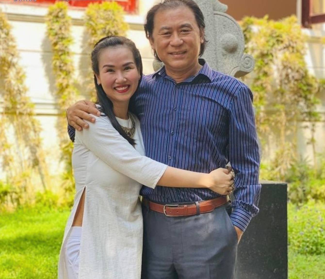 V&otilde; Hạ Tr&acirc;m nghẹn ng&agrave;o tiễn biệt nghệ sĩ Bạch V&acirc;n: "Con xin lỗi v&igrave; đ&atilde; kh&ocirc;ng về kịp những gi&acirc;y ph&uacute;t cuối" - Ảnh 3.