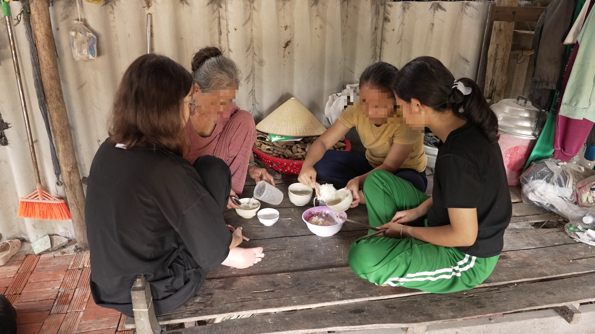 NSƯT Ốc Thanh V&acirc;n bật kh&oacute;c: "Qu&aacute; thất đức"- Ảnh 1.