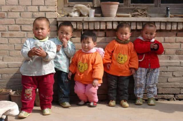 Người mẹ 35 tuổi mạo hiểm sinh 5 v&agrave; nỗi đau sau 19 năm nu&ocirc;i con - Ảnh 4.