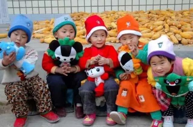 Người mẹ 35 tuổi mạo hiểm sinh 5 v&agrave; nỗi đau sau 19 năm nu&ocirc;i con - Ảnh 6.