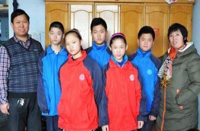 Người mẹ 35 tuổi mạo hiểm sinh 5 v&agrave; nỗi đau sau 19 năm nu&ocirc;i con - Ảnh 7.
