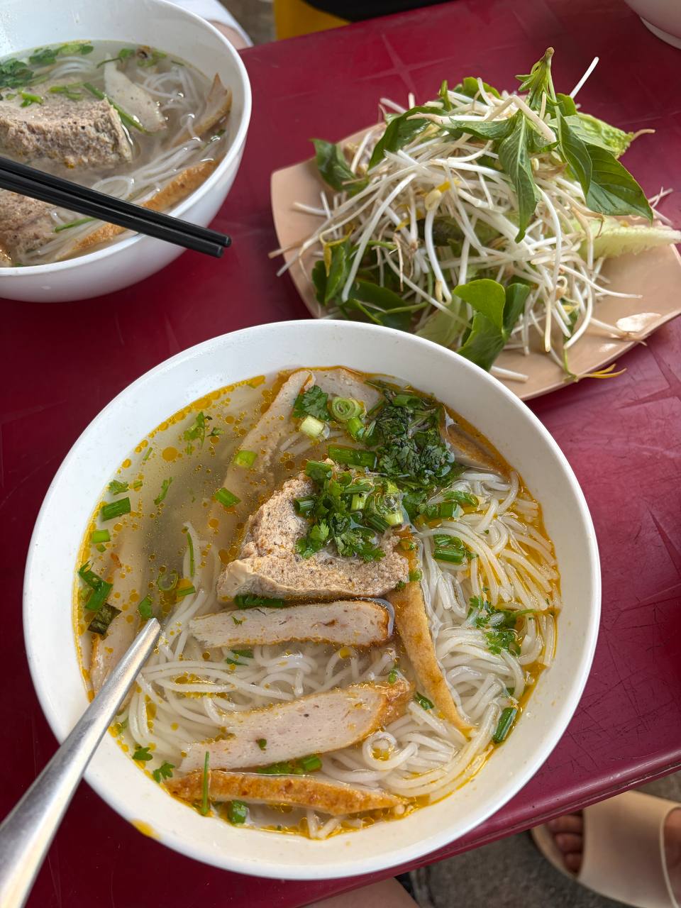 Khách Nga nếm thử ẩm thực Việt: Gần 20 loại bún, phở chưa đủ - Ảnh 8. Khách Nga nếm thử ẩm thực Việt: Gần 20 loại bún, phở chưa đủ - Ảnh 8.