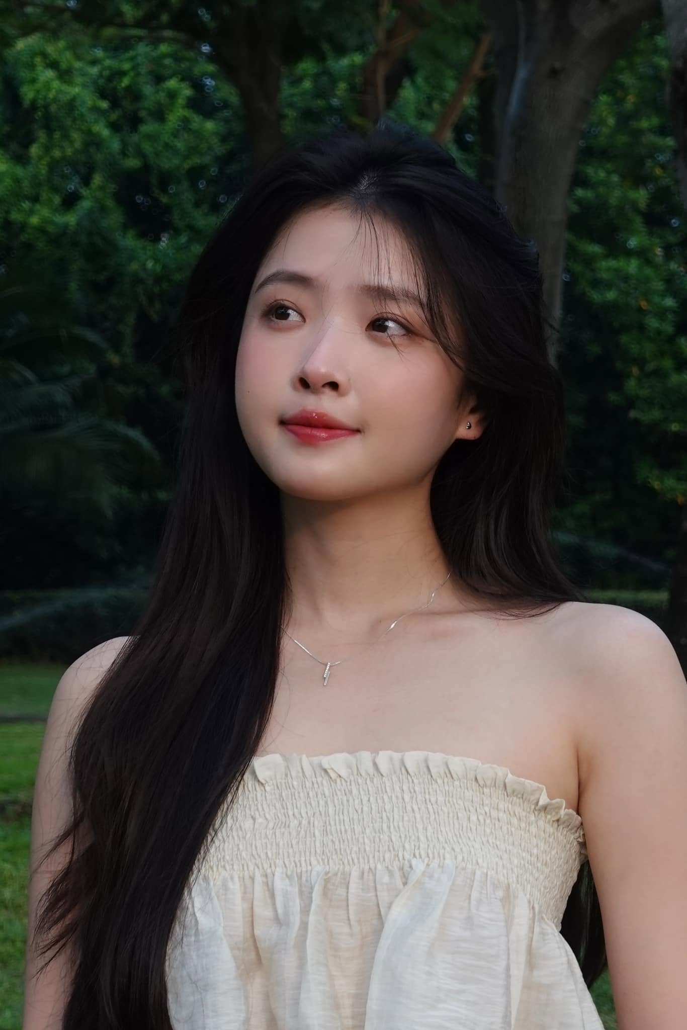 Thần th&aacute;i 0 điểm của c&ocirc; g&aacute;i Việt Nam được v&iacute; như &ldquo;t&igrave;nh đầu quốc d&acirc;n", nhan sắc b&ugrave;ng nổ tr&ecirc;n đất Ph&aacute;p - Ảnh 14.