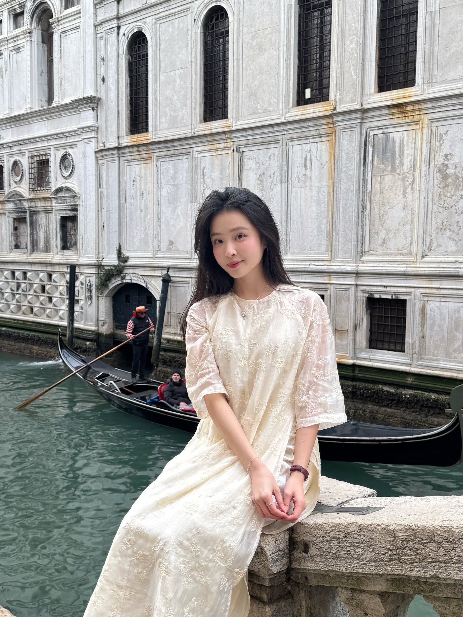 Thần th&aacute;i 0 điểm của c&ocirc; g&aacute;i Việt Nam được v&iacute; như &ldquo;t&igrave;nh đầu quốc d&acirc;n", nhan sắc b&ugrave;ng nổ tr&ecirc;n đất Ph&aacute;p - Ảnh 16.
