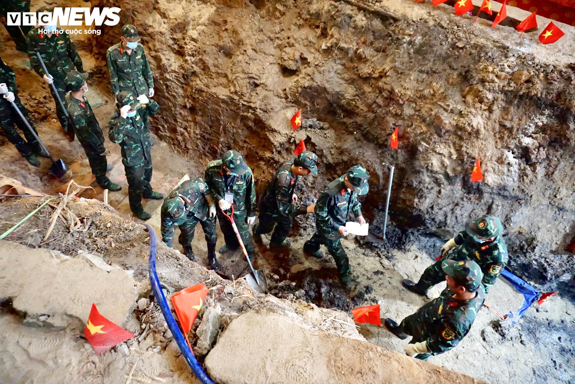 Thiếu tướng Nguyễn Thành Trung xác minh thân nhân liệt sĩ Huỳnh Văn Quên tại Tây Ninh - Ảnh 2.