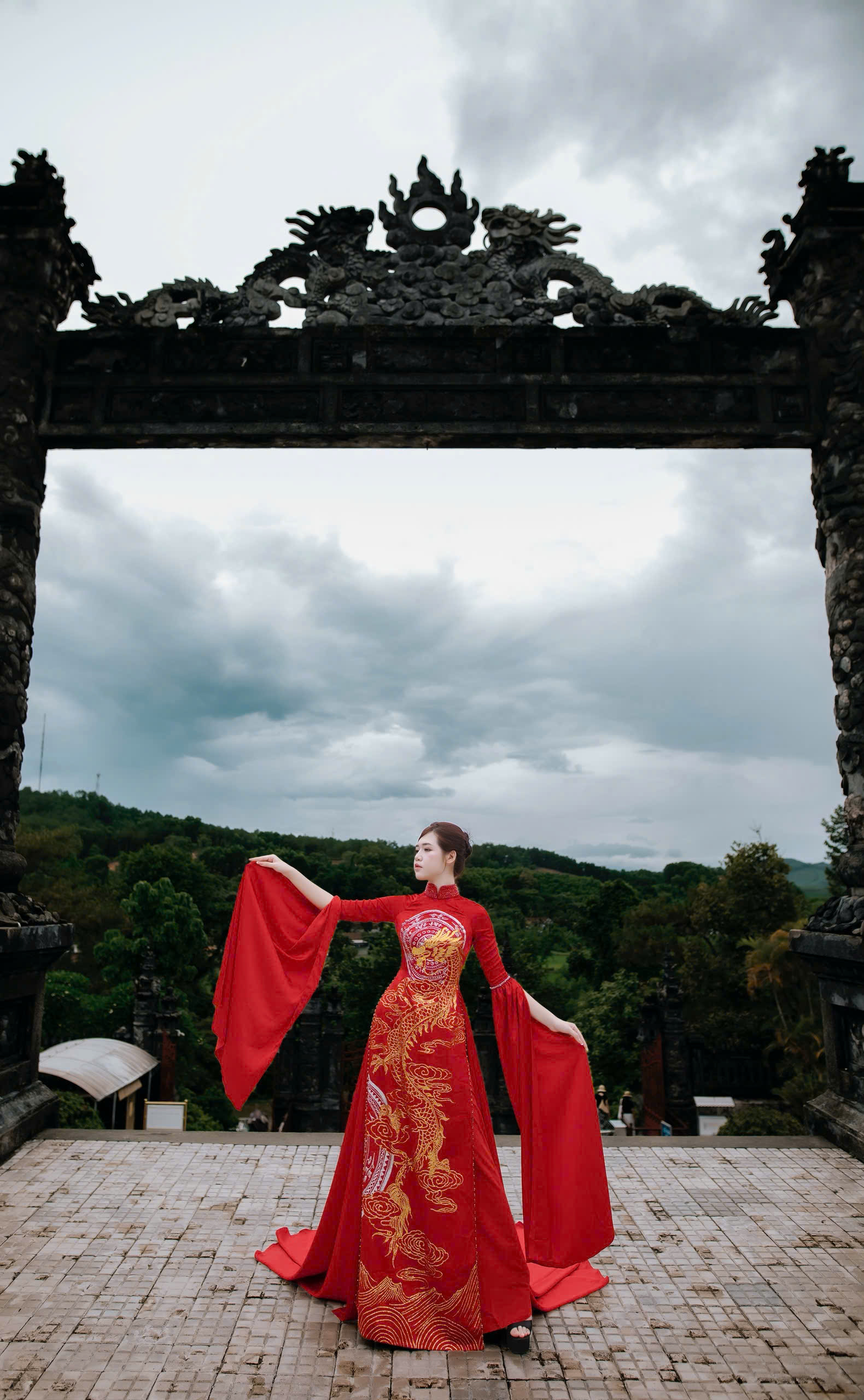 Mẫu nh&iacute; sinh năm 2010 Bảo H&acirc;n l&agrave;m vedette cho NTK Cao Thu V&acirc;n tại Huế - Ảnh 2.