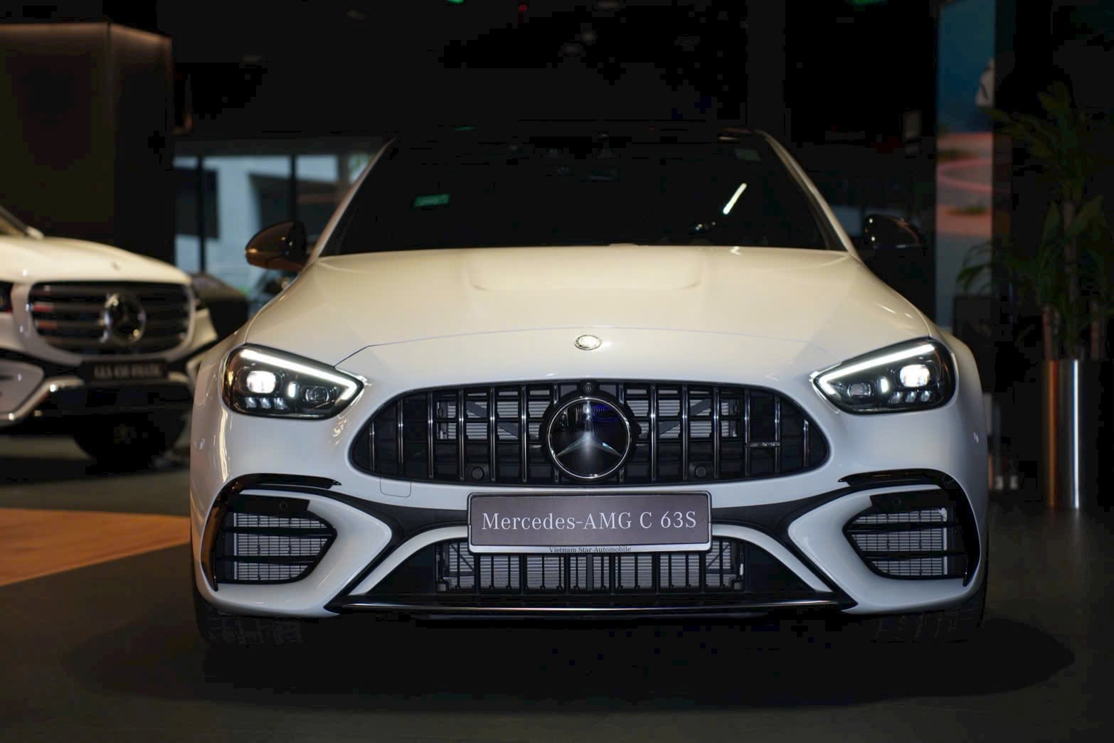 Hàng hiếm Mercedes-AMG C 63 mới 100% giảm cả tỷ đồng: Chỉ có 5 chiếc tại VN, khó 'đụng hàng' với C-Class trên đường, máy 2.0L mạnh gần 700 mã - Ảnh 6.