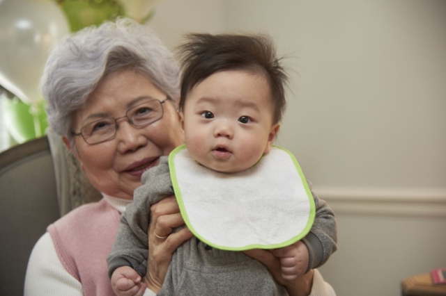 4 sự thay đổi bất ngờ khi gia đ&igrave;nh c&oacute; th&ecirc;m ch&aacute;u chắt - Ảnh 2.