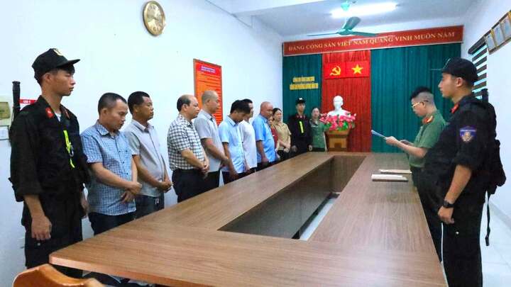 Khởi tố 2 Ph&oacute; Chủ tịch x&atilde; Lạng Sơn Tham &ocirc; t&agrave;i sản gần 7 tỷ đồng tiền c&ocirc;ng đức - Ảnh 1.