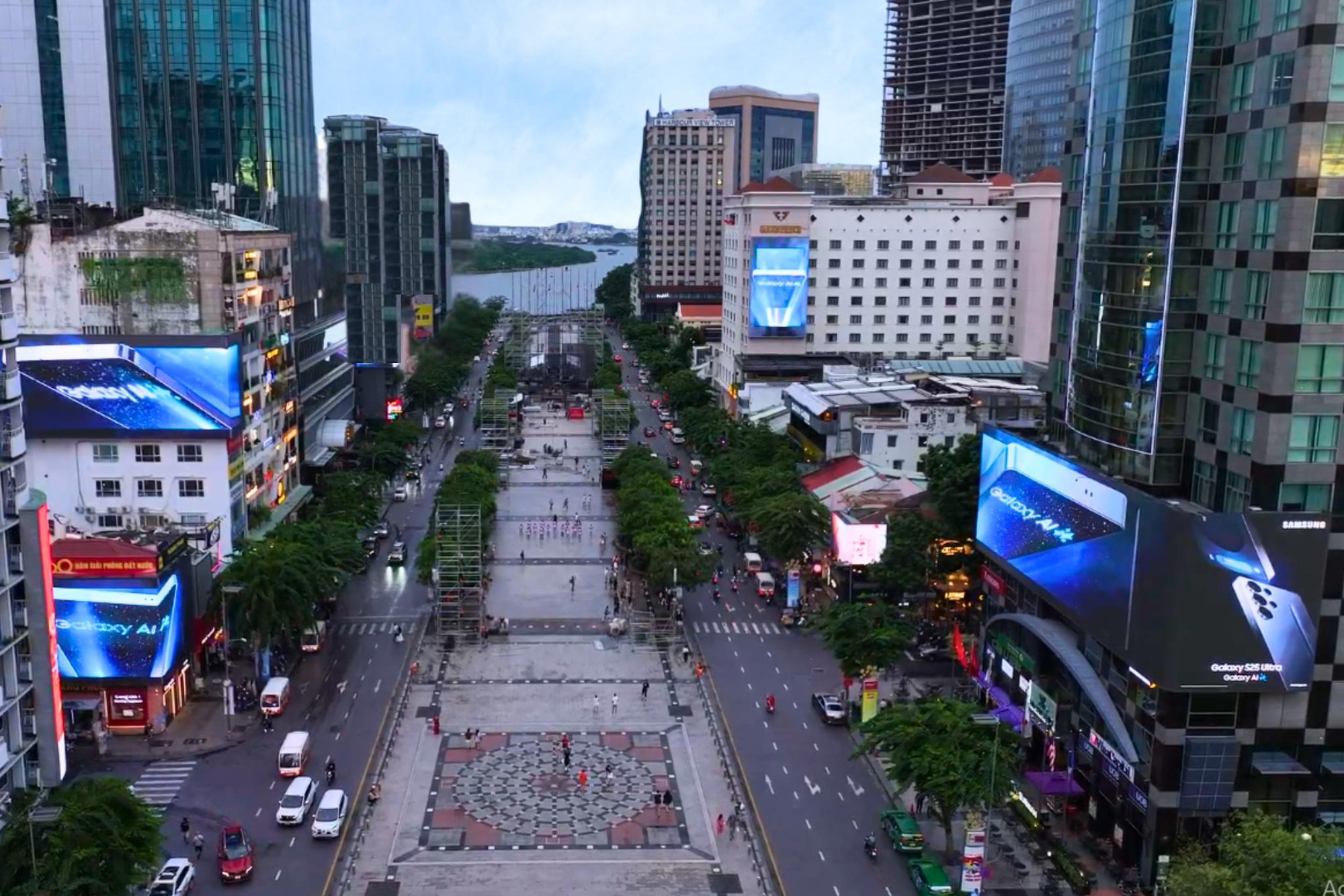 DOOH Việt Nam tiến tới mốc trăm triệu USD: Động lực tăng trưởng mới của OOH - Ảnh 2.
