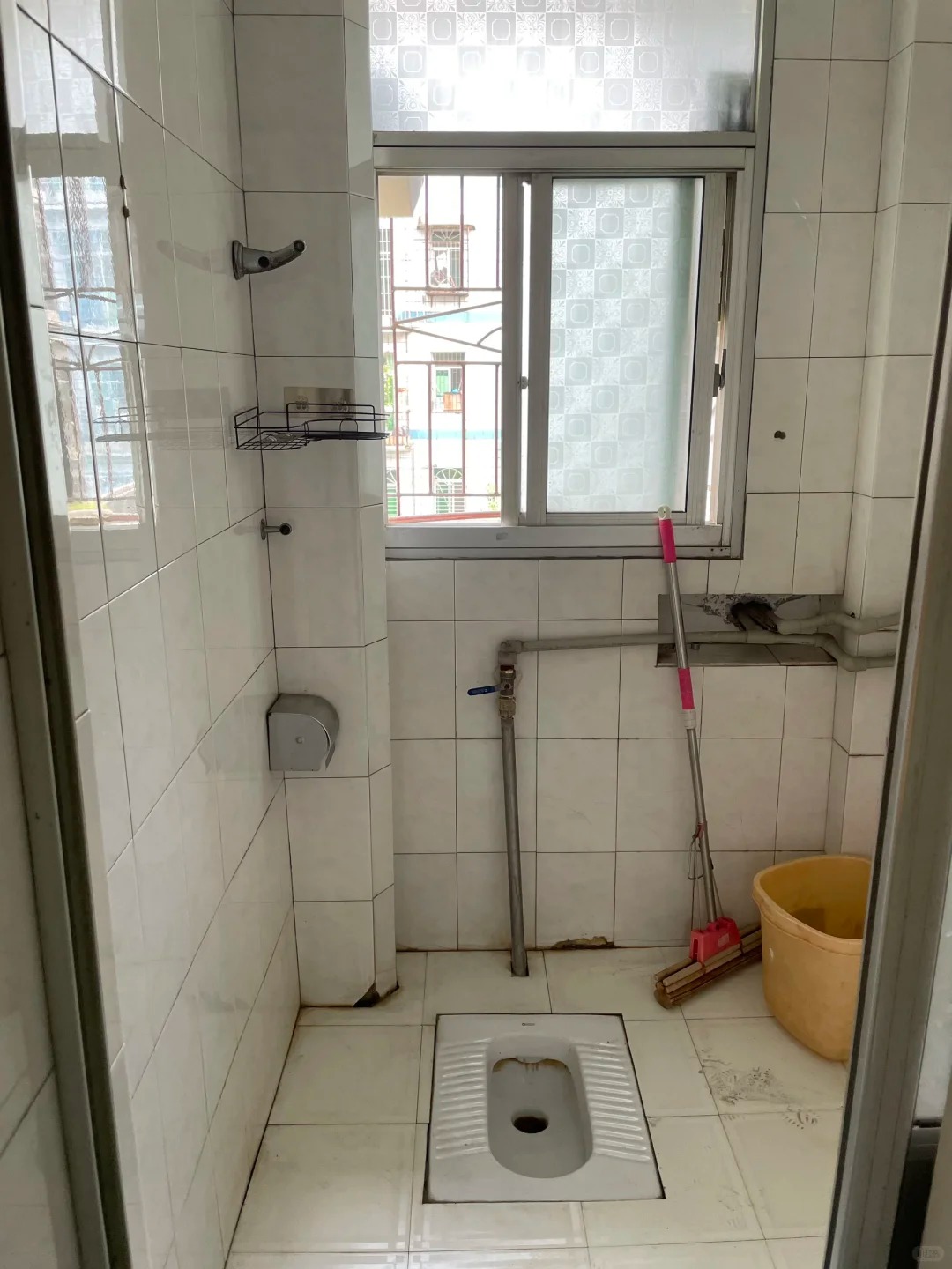 Kh&ocirc;ng phải c&ocirc;ng ch&uacute;a nhưng sống trong "l&acirc;u đ&agrave;i cổ t&iacute;ch" 90m2, ghế ngồi 12 triệu/chiếc - Ảnh 13.