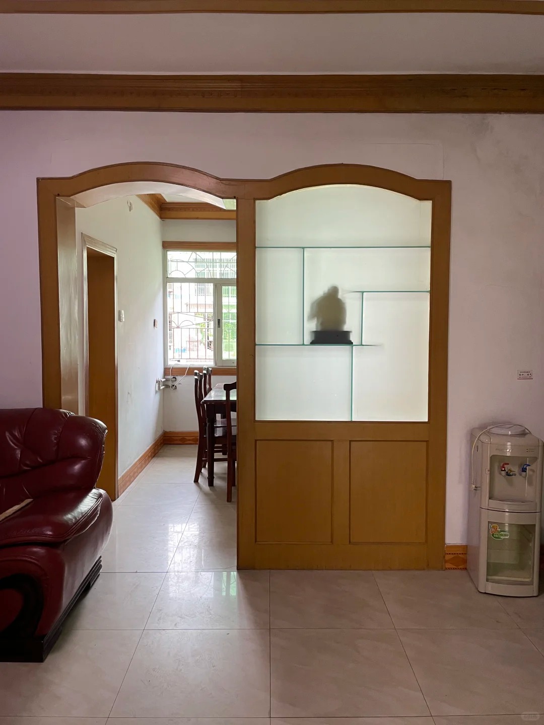 Kh&ocirc;ng phải c&ocirc;ng ch&uacute;a nhưng sống trong "l&acirc;u đ&agrave;i cổ t&iacute;ch" 90m2, ghế ngồi 12 triệu/chiếc - Ảnh 6.