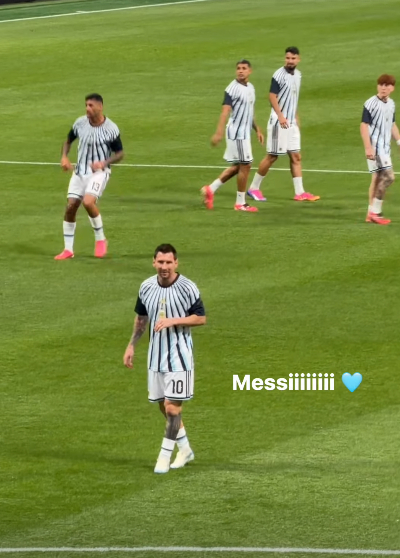 Huyền Baby bay sang tận Mỹ để nhìn Messi ở cự ly gần, lên đồ “ít vải” gái 18 thấy còn sợ thua - Ảnh 4.