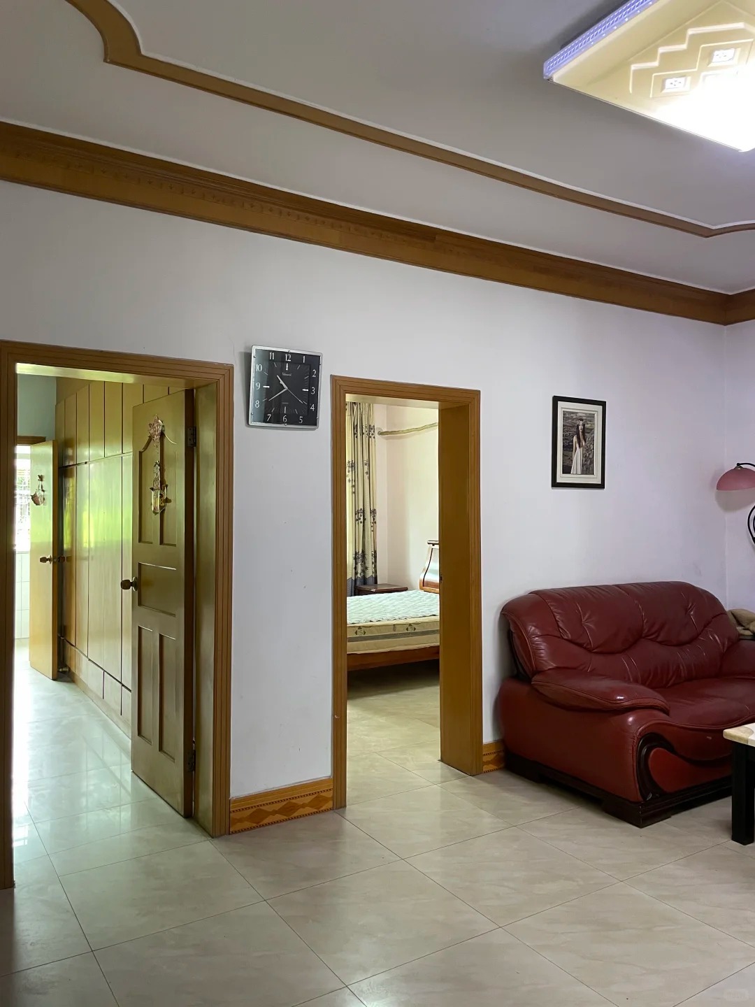 Kh&ocirc;ng phải c&ocirc;ng ch&uacute;a nhưng sống trong "l&acirc;u đ&agrave;i cổ t&iacute;ch" 90m2, ghế ngồi 12 triệu/chiếc - Ảnh 2.