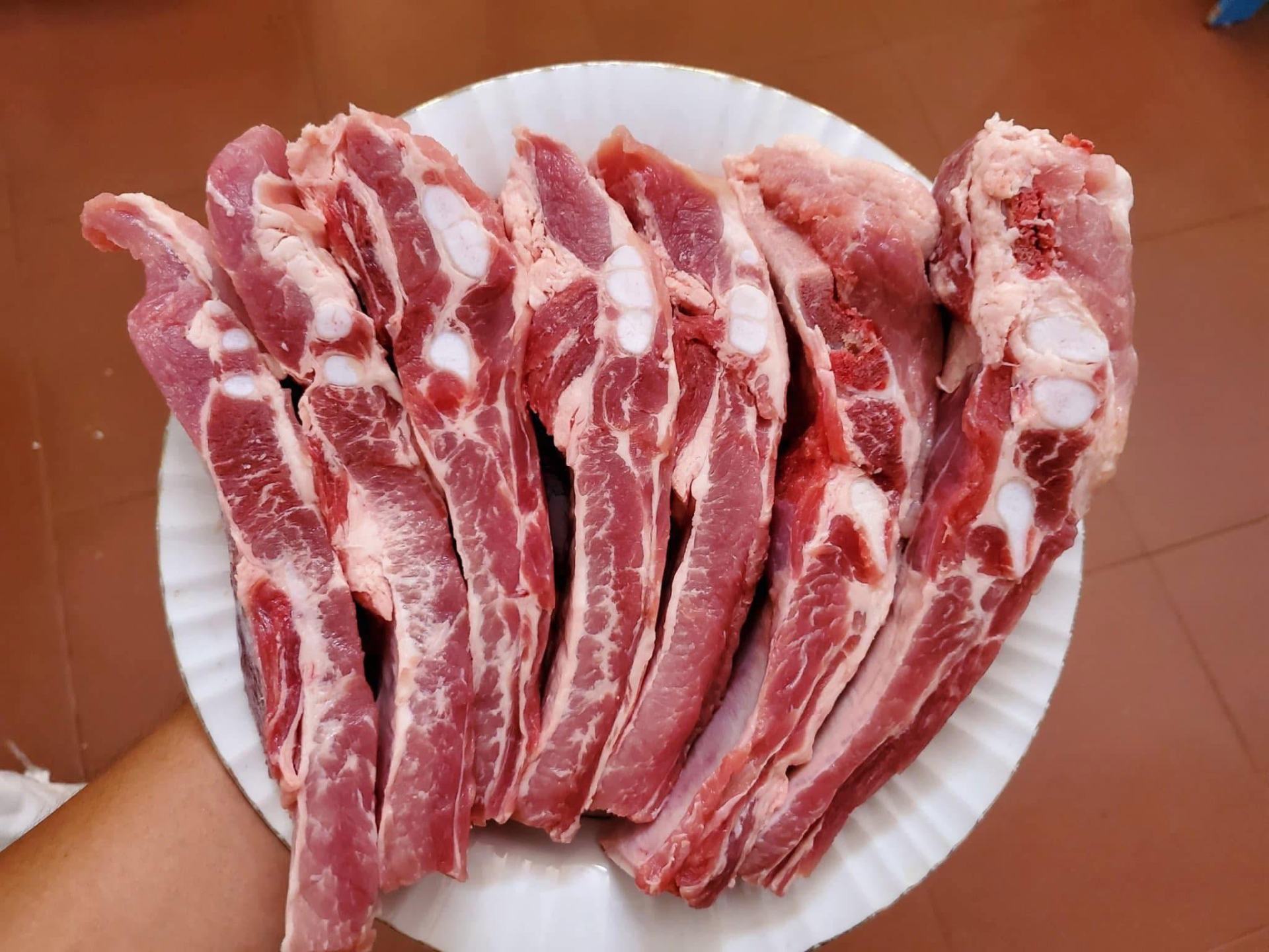 5 phần thịt lợn n&ecirc;n mua cho bữa cơm gia đ&igrave;nh th&ecirc;m hấp dẫn - Ảnh 3.