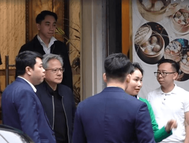 Tập đo&agrave;n khổng lồ giữ lời hứa với tỷ ph&uacute; Phạm Nhật Vượng: V&igrave; sao trả cổ tức "b&egrave;o" hơn cả ở Việt Nam? - Ảnh 2.