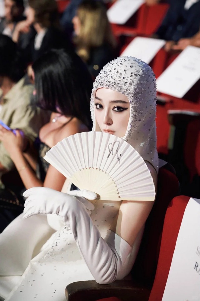 Phạm Băng Băng t&iacute;m lịm so k&egrave; từng m&eacute;t ghế với Cardi B - "ma nữ" Mai Davika, 3 chị "chơi trội" hết m&igrave;nh kh&ocirc;ng ai chịu thua ai - Ảnh 13.