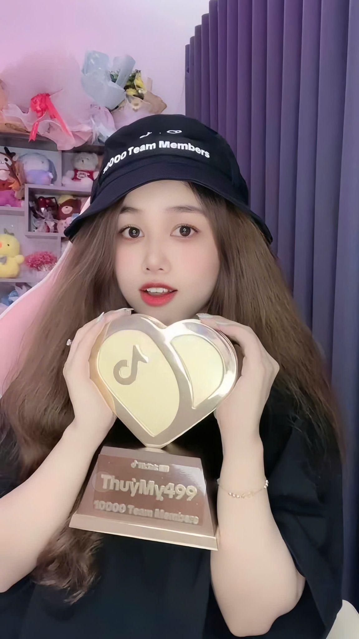 Một ngày làm việc của streamer Thuỳ Mỵ 499 có gì đặc biệt? - Ảnh 2. Một ngày làm việc của streamer Thuỳ Mỵ 499 có gì đặc biệt? - Ảnh 2.