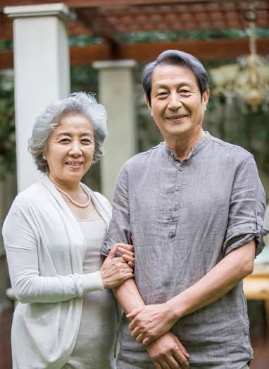 Lời khuy&ecirc;n của một phụ nữ 65 tuổi: Ngay cả khi bạn kh&ocirc;ng c&ograve;n "chuyện vợ chồng" cũng đừng ngủ ri&ecirc;ng, l&yacute; do li&ecirc;n quan đến cả t&iacute;nh mạng- Ảnh 5.
