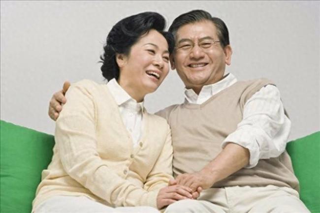 Lời khuy&ecirc;n của một phụ nữ 65 tuổi: Ngay cả khi bạn kh&ocirc;ng c&ograve;n "chuyện vợ chồng" cũng đừng ngủ ri&ecirc;ng, l&yacute; do li&ecirc;n quan đến cả t&iacute;nh mạng- Ảnh 4.