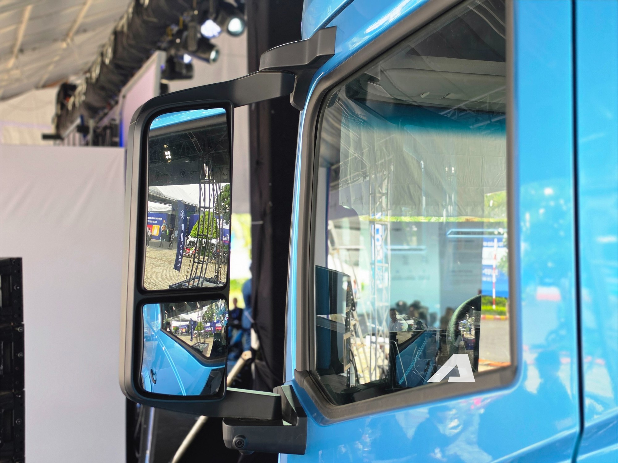 Soi xe đầu kéo Foton Galaxus R5 vừa chào khách Việt: Lực kéo mạnh hơn cả siêu xe Koenigsegg Regera, tiện nghi như ô tô với camera 4 hướng, gương chỉnh điện - Ảnh 7.