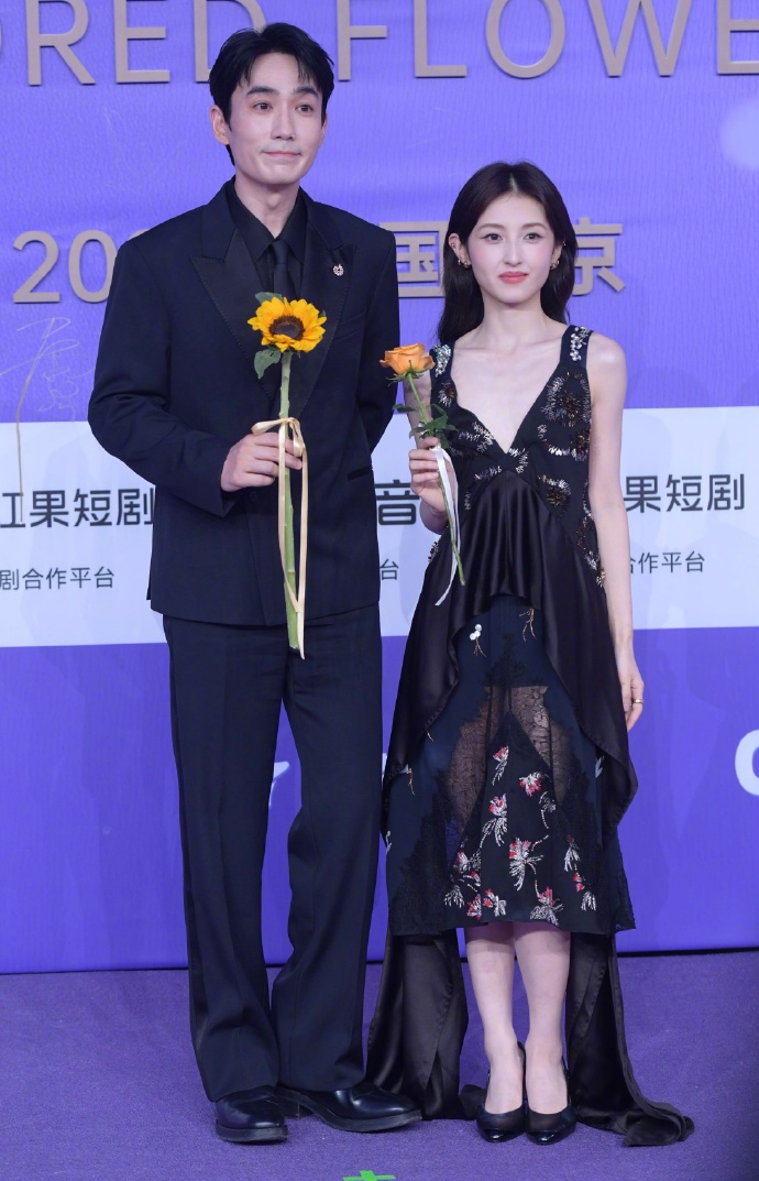 Dương Mịch lộng lẫy &aacute;t v&iacute;a Lưu Thi Thi, Dương Tử visual kh&ocirc;ng ai tin nổi tại lễ trao giải B&aacute;ch Hoa- Ảnh 14.