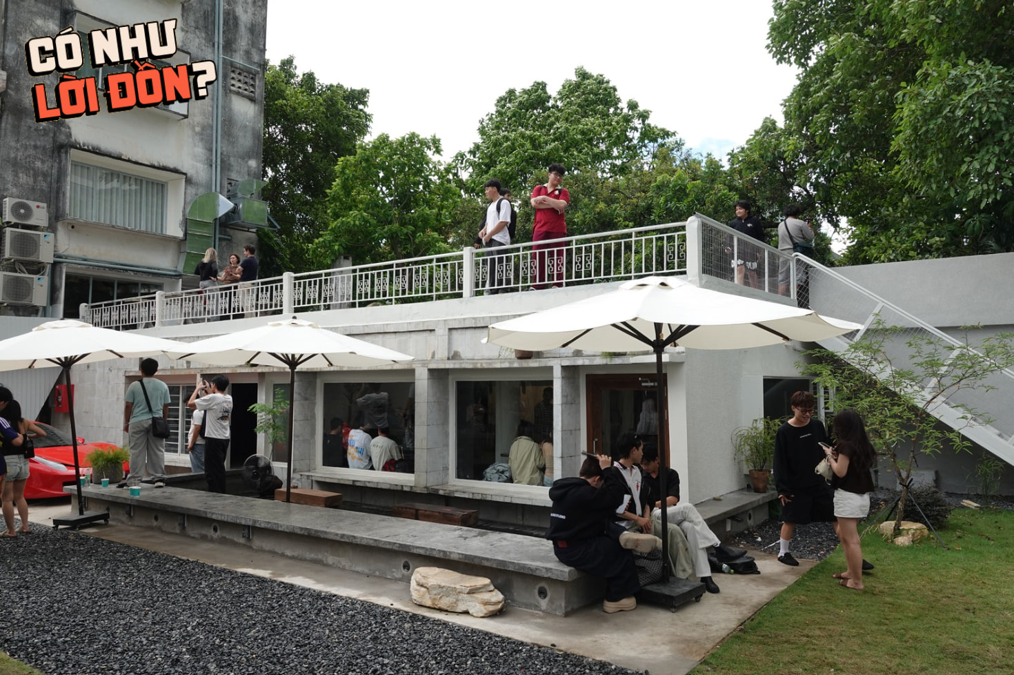 Quán cà phê của Văn Mai Hương ở Thảo Điền: Sân đỗ toàn siêu xe, MCK cũng yêu thích, đông đến mức phải đóng cửa để sắp xếp lại - Ảnh 3.