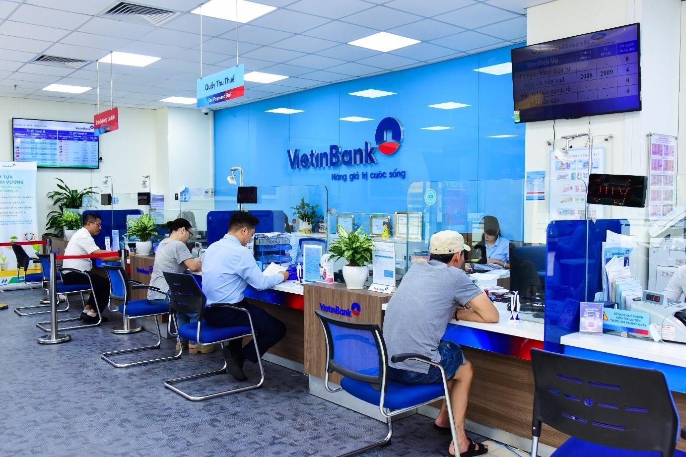 L&atilde;i suất ng&acirc;n h&agrave;ng 11/8 tại Agribank, Vietcombank, BIDV, VietinBank, MB, Sacombank, HDBank,... - Ảnh 1.
