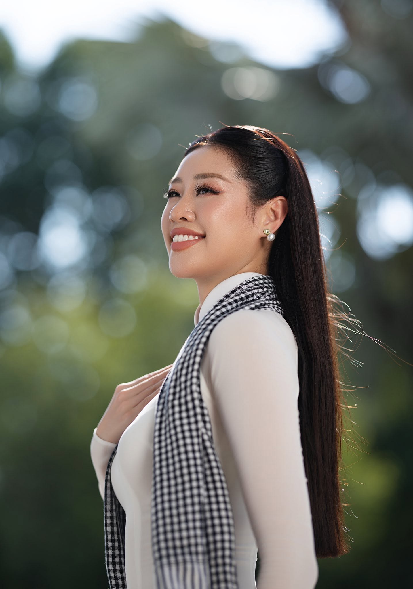 Hoa hậu Việt Nam được truyền th&ocirc;ng Trung Quốc ca ngợi l&agrave; "nữ thần quốc d&acirc;n" - Ảnh 4.