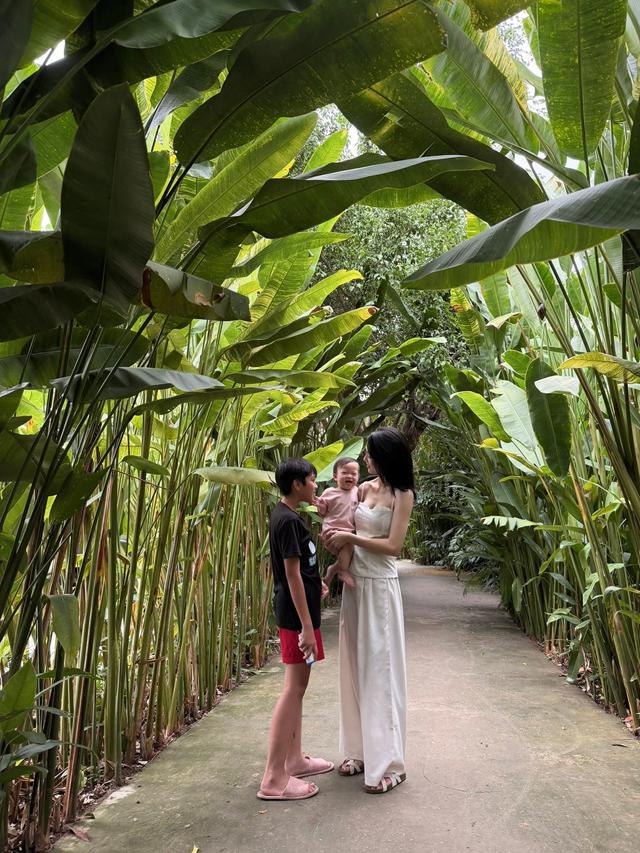 Mỹ nh&acirc;n l&agrave;m d&acirc;u miền T&acirc;y: Đ&aacute;m cưới kh&ocirc;ng s&iacute;nh lễ, sống trong biệt phủ, khiếm trăm triệu mỗi th&aacute;ng - Ảnh 7.