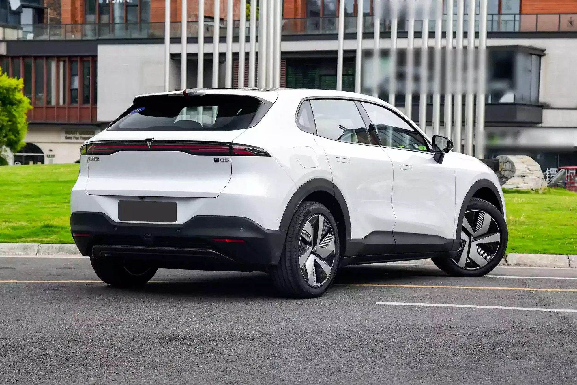 Thêm một hãng 'lạ' dễ bán loạt xe mới tại Việt Nam: Có cả xe điện, EREV, SUV cùng cỡ CR-V, có thể lắp ráp trong nước - Ảnh 5.