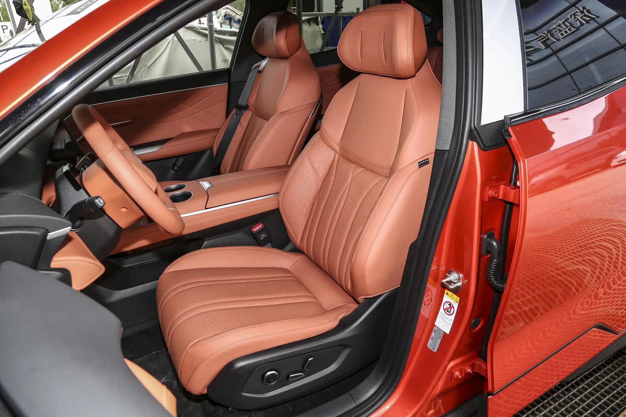 Thêm một hãng 'lạ' dễ bán loạt xe mới tại Việt Nam: Có cả xe điện, EREV, SUV cùng cỡ CR-V, có thể lắp ráp trong nước - Ảnh 12.
