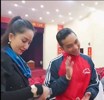 Phan Hiển bị Kh&aacute;nh Thi tịch thu to&agrave;n bộ tiền thưởng n&oacute;ng - Ảnh 2.