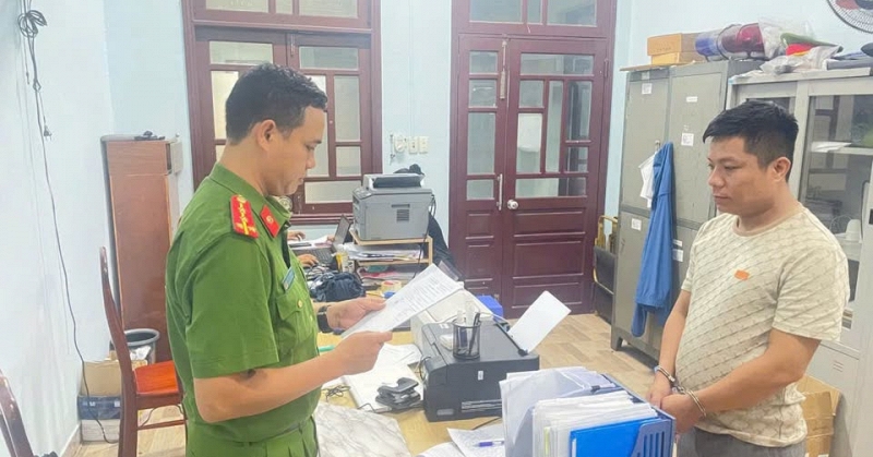 C&ocirc;ng an đồng loạt kiểm tra 118 m&aacute;y t&iacute;nh tại 5 qu&aacute;n internet - Ảnh 2.