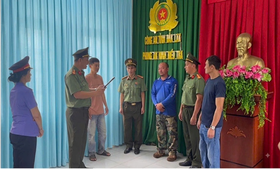 Thi hành lệnh bắt tạm giam Hồ Viết Hợi SN 1983 - Ảnh 1.