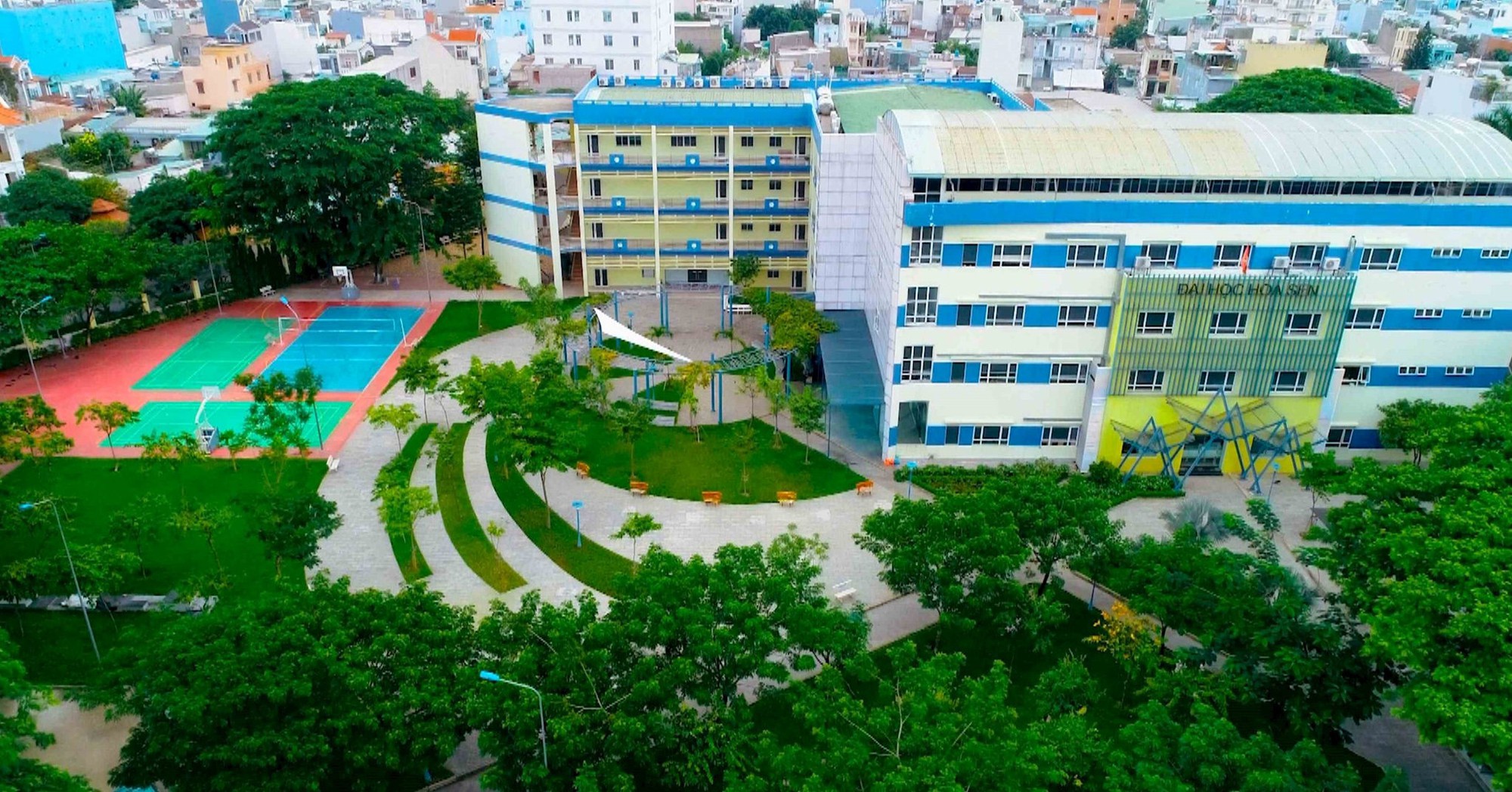 1 trường đại học thuộc '&ocirc;ng lớn' gi&aacute;o dục tư nh&acirc;n ở Việt Nam lập đỉnh doanh thu 790 tỷ đồng, trả lương 196 tỷ đồng/năm, quy m&ocirc; 9.500 sinh vi&ecirc;n- Ảnh 1.