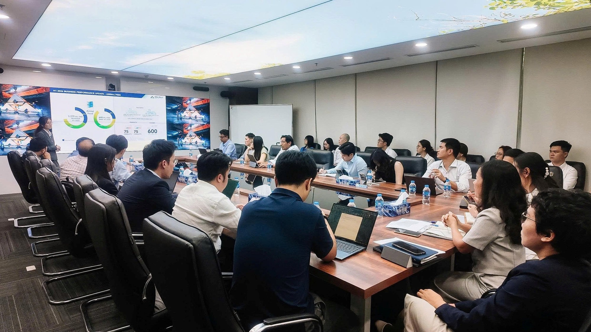 Sếp Nông nghiệp Hòa Phát trả lời: Thị trường heo Việt Nam có lặp lại kịch bản của Trung Quốc? - Ảnh 1.