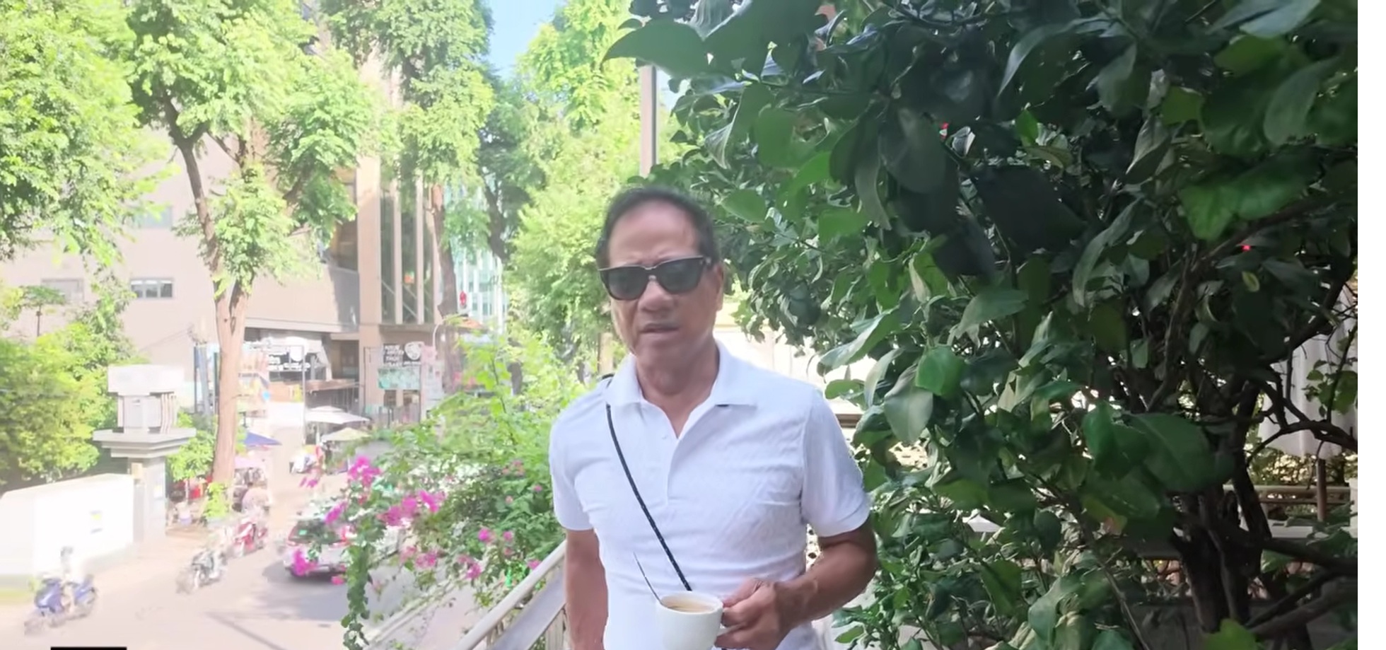 Chế Linh tới 1 con đường ở TP.HCM: "Tôi may mắn hơn nhiều nghệ sĩ khác"- Ảnh 2.