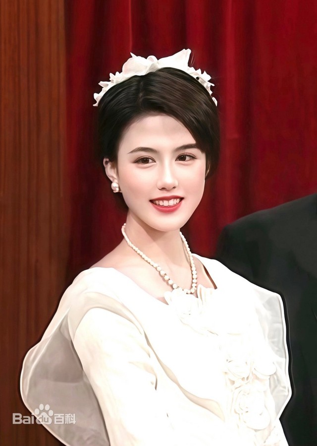 Phát hiện 1 người đẹp showbiz "mai danh ẩn tích" sinh con cho nam tài xế nghèo, nhóc tỳ giờ đã 5 tuổi - Ảnh 4. Phát hiện 1 người đẹp showbiz "mai danh ẩn tích" sinh con cho nam tài xế nghèo, nhóc tỳ giờ đã 5 tuổi - Ảnh 4.