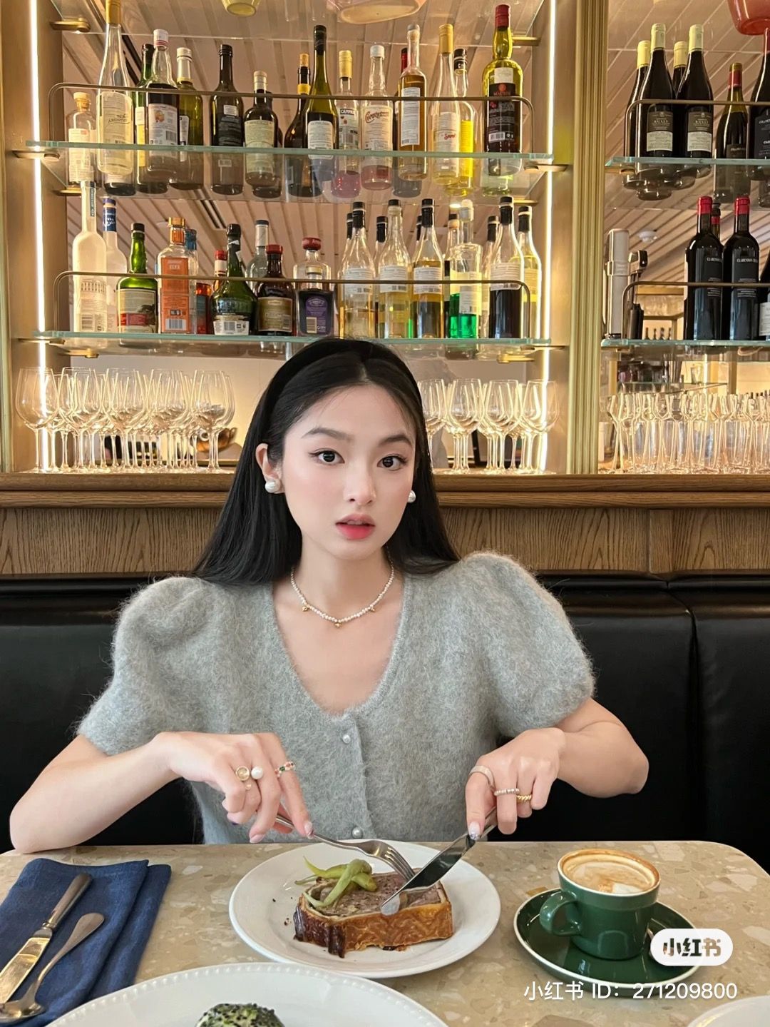 Tại sao kh&ocirc;ng n&ecirc;n tự nhặt đũa, nĩa tại nh&agrave; h&agrave;ng 5 sao? - Ảnh 4.