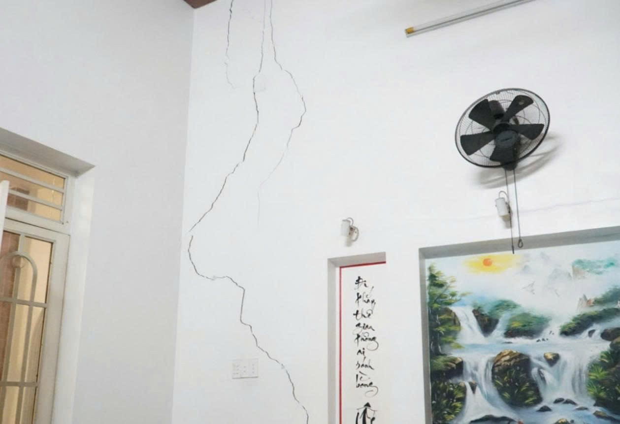 Dự &aacute;n Bcons B&igrave;nh An Đ&ocirc;ng T&acirc;y l&agrave;m nứt nh&agrave; d&acirc;n, 2 doanh nghiệp bị xử phạt - Ảnh 1.
