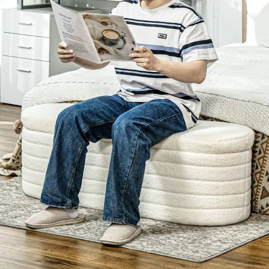 Vì sao phía cuối giường ở khách sạn luôn có 1 băng ghế dài? - Ảnh 3. Vì sao phía cuối giường ở khách sạn luôn có 1 băng ghế dài? - Ảnh 3.
