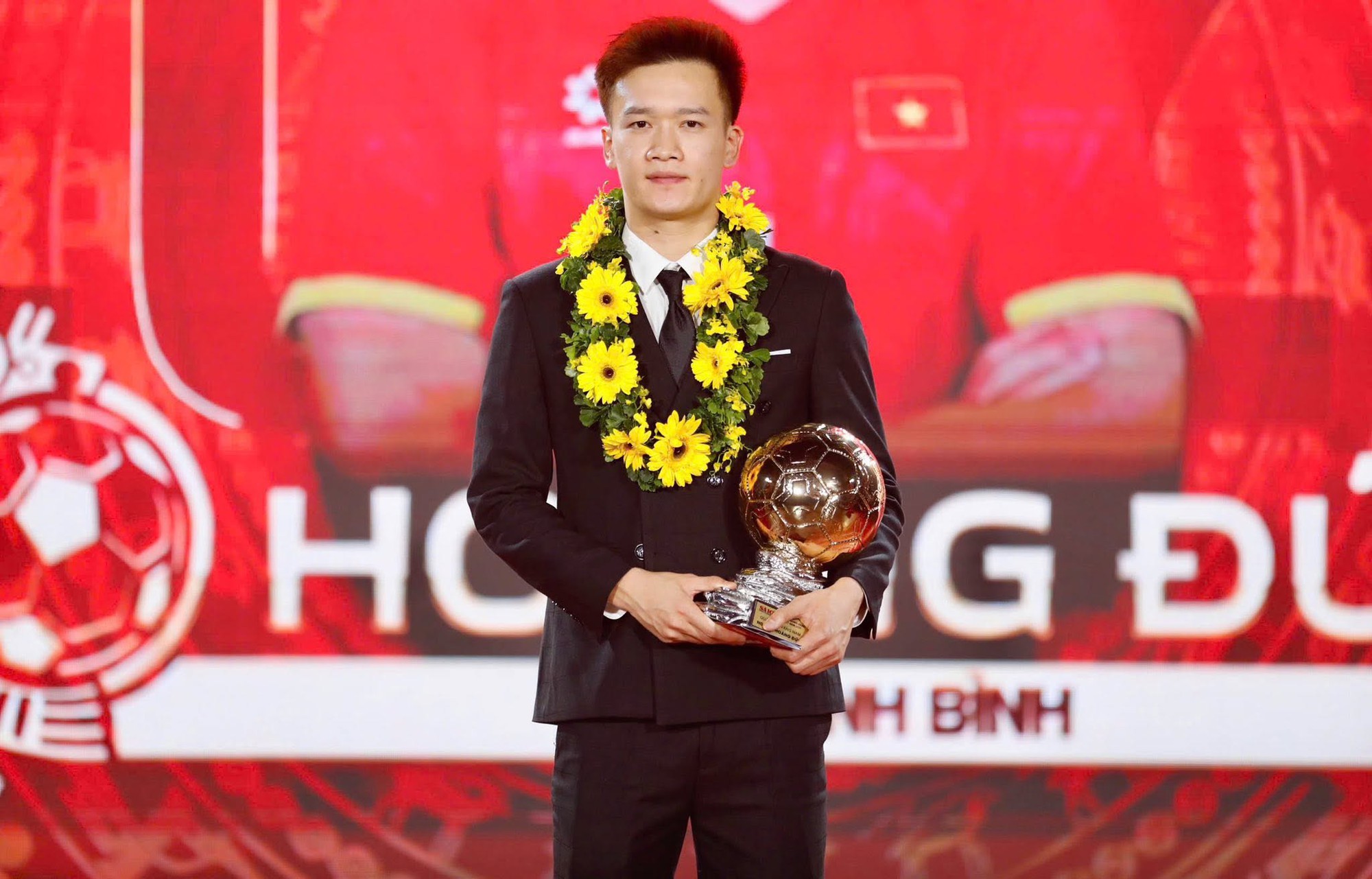 Cầu thủ tuyển Việt Nam 28 tuổi giành 3 QBV, sở hữu khối tài sản khủng nhưng tình duyên lận đận - Ảnh 1.