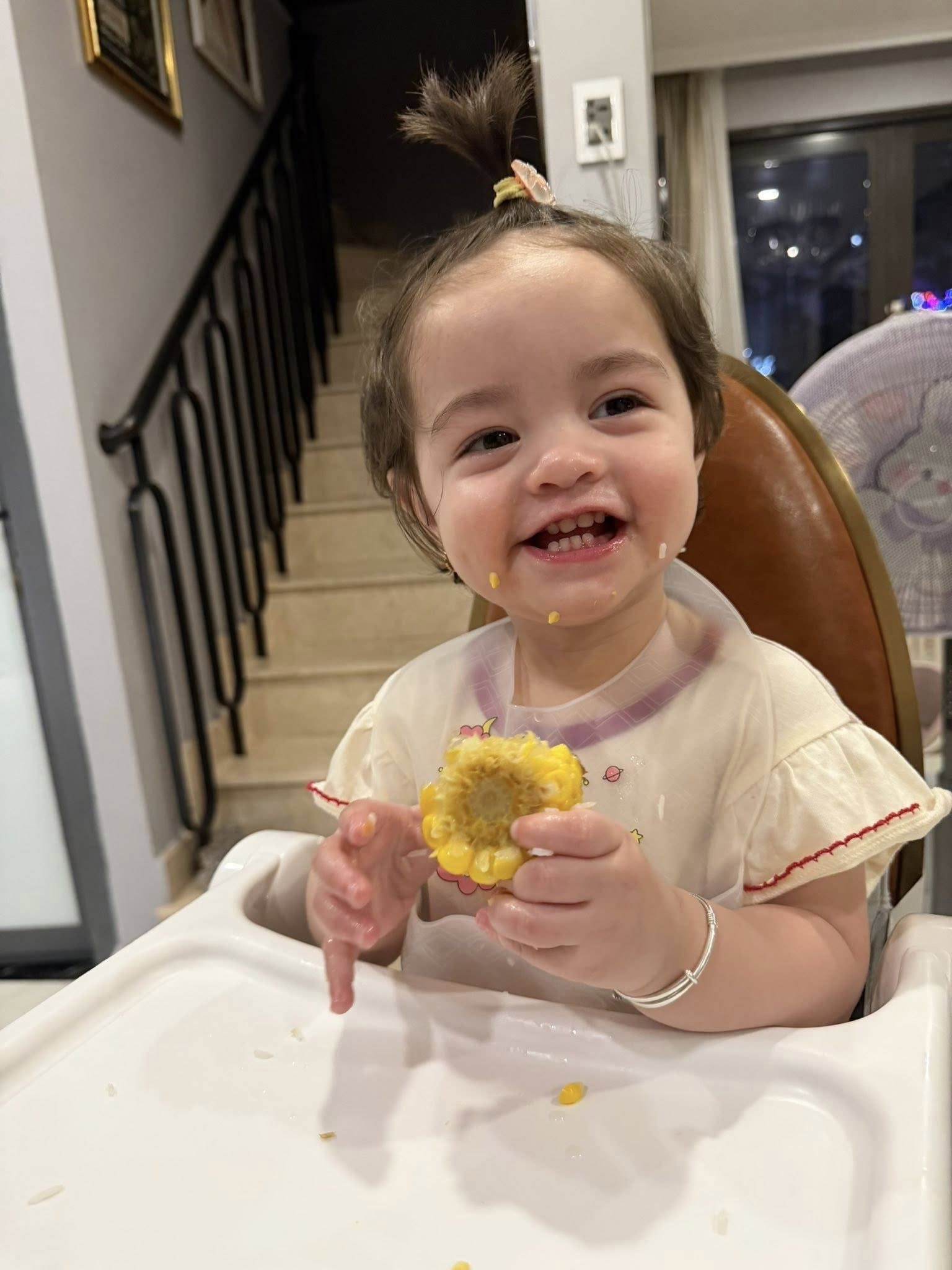 Ái nữ của Nhật Kim Anh: “Giao diện” lai Tây nhưng “hệ điều hành” đúng chuẩn em bé miền Tây - Ảnh 13.