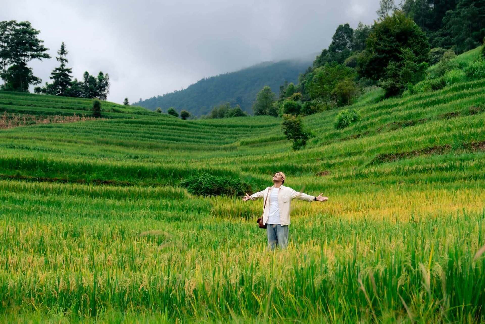 Chàng trai xứ Quảng 'truyền nhiệt' yêu nước qua những khung hình đẹp về Việt Nam - Ảnh 1.