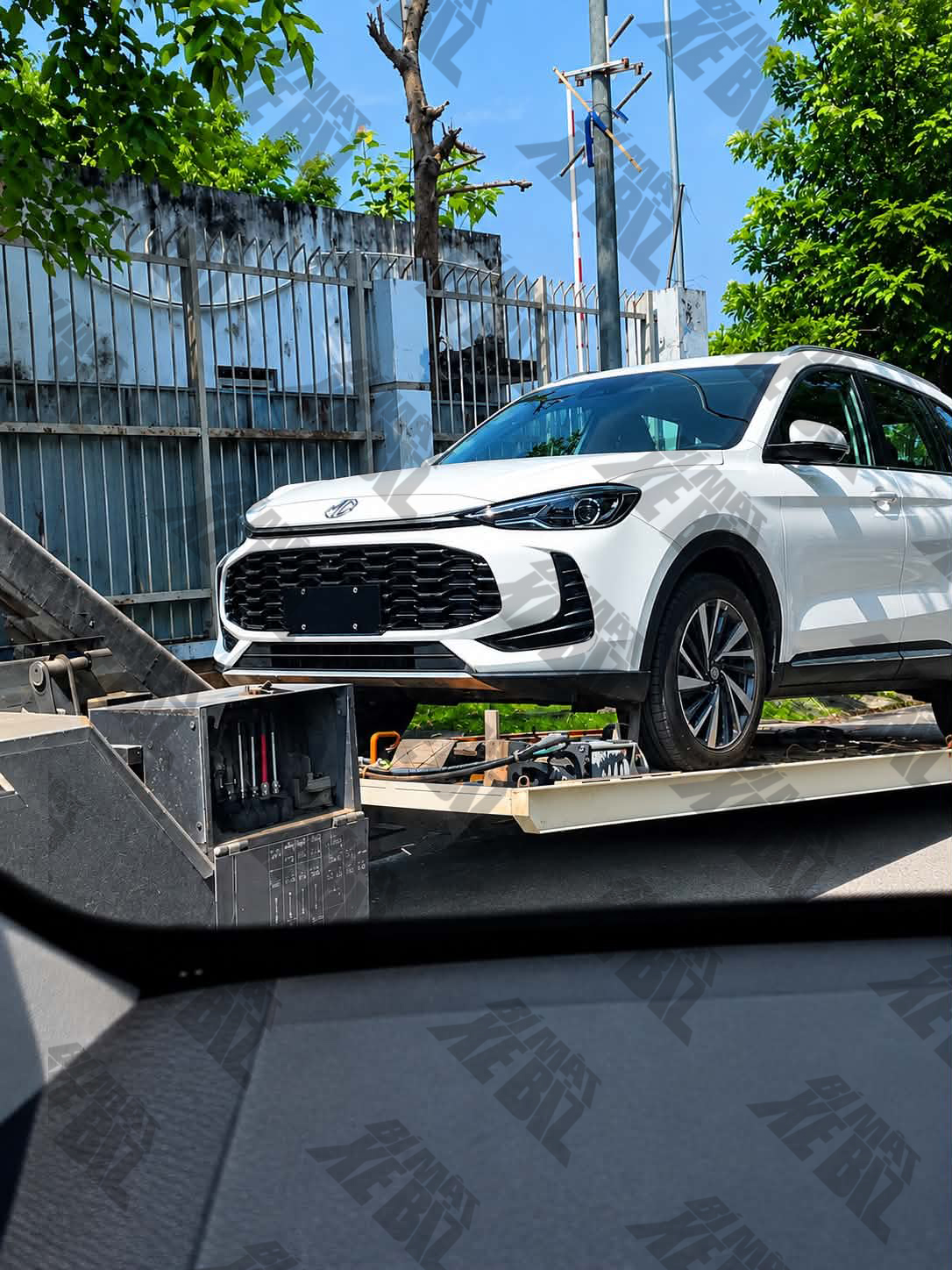 Soi MG ZS 2026 đã về Việt Nam: Mâm 18 inch, động cơ hybrid, có ADAS cạnh tranh Xforce, Yaris Cross - Ảnh 4.