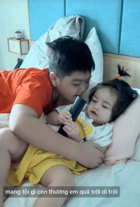 Ái nữ của Nhật Kim Anh: “Giao diện” lai Tây nhưng “hệ điều hành” đúng chuẩn em bé miền Tây - Ảnh 16.