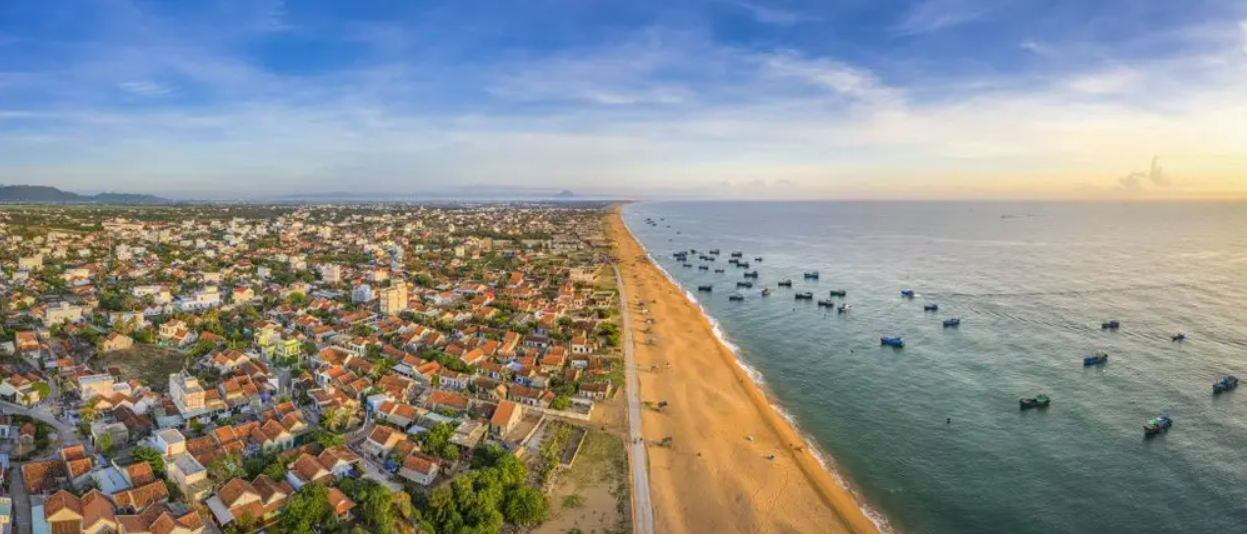 Làng chài hơn 400 tuổi của Việt Nam được đề cử tốt nhất thế giới: Mái đỏ san sát, tên gọi gắn nghề xưa - Ảnh 1.